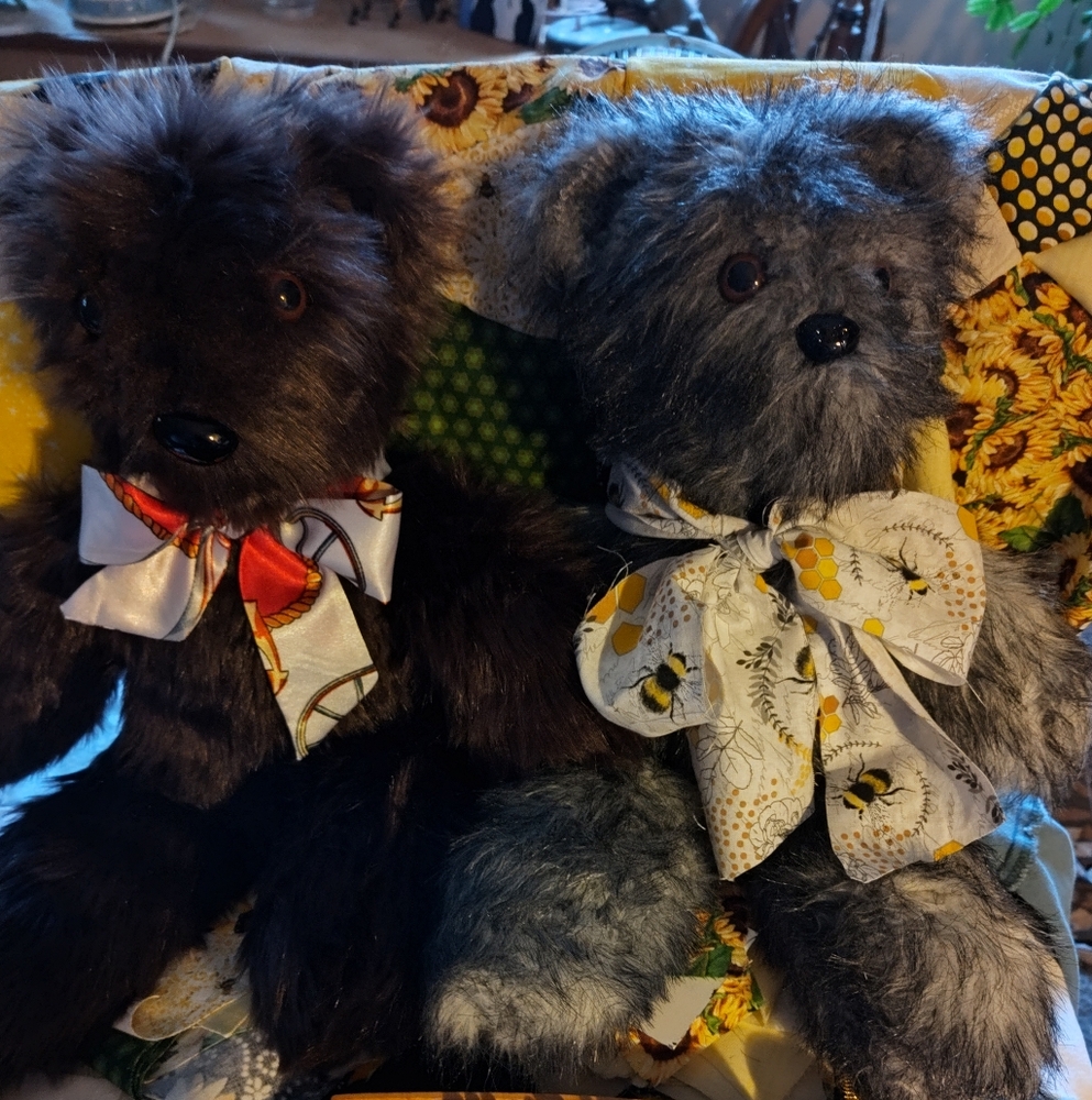 @krista_drew Handmade Custom Items. Teddy Bears, Pillows,Purse Pillows Quilts . - Picture 3 of 11